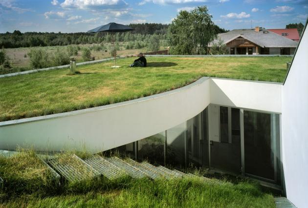 house with grass roof The House with the Grass Roof   The OUTrial House in Ksiazenice, Poland